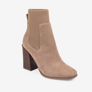 Journey Collection Adalia Bootie - Taupe